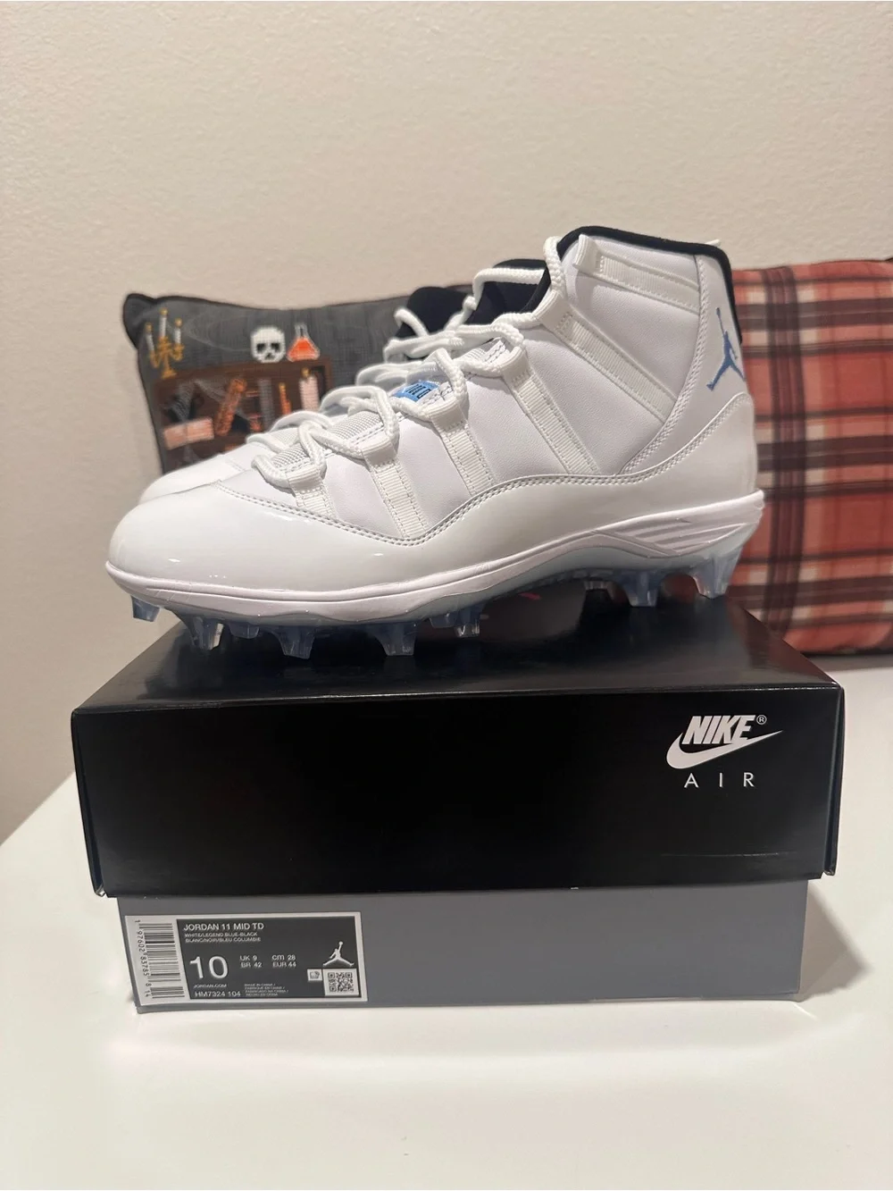 NEW Jordan 11 legend blue baseball cleats 10 M